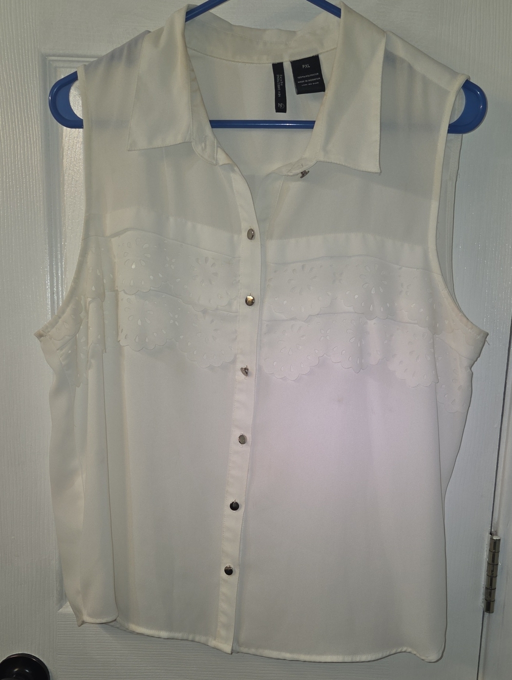 new directions Cream Sleeveless Button-Front Blouse with Eyelet Trim